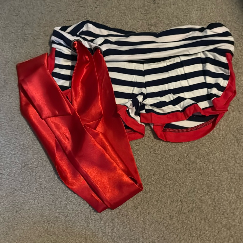 Cute Booty Lounge - 4th of July shorts.